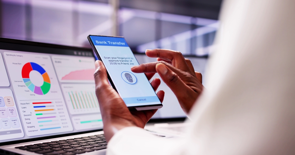 Smart,Businesswoman,Managing,Her,Budget,And,Paying,Bills,While,Using